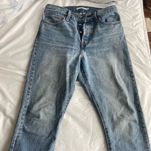 Medium Wash Wedgie Levi’s Jeans
